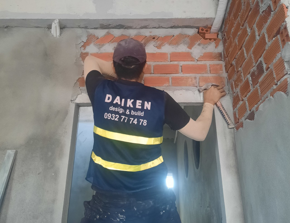 DAIKEN trực tiếp thi công lưới mắt cáo chống nứt tường cho công trình