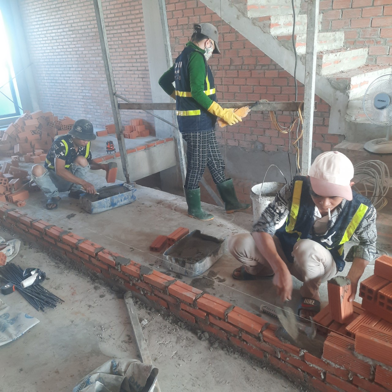 Ưu nhược điểm khi xây tường 10 và tường 20 cho nhà phố